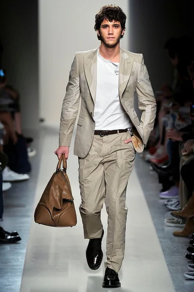Look 2